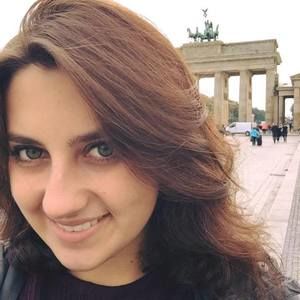 Meet your Posher, Nina